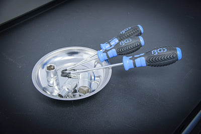 Magnetic plate